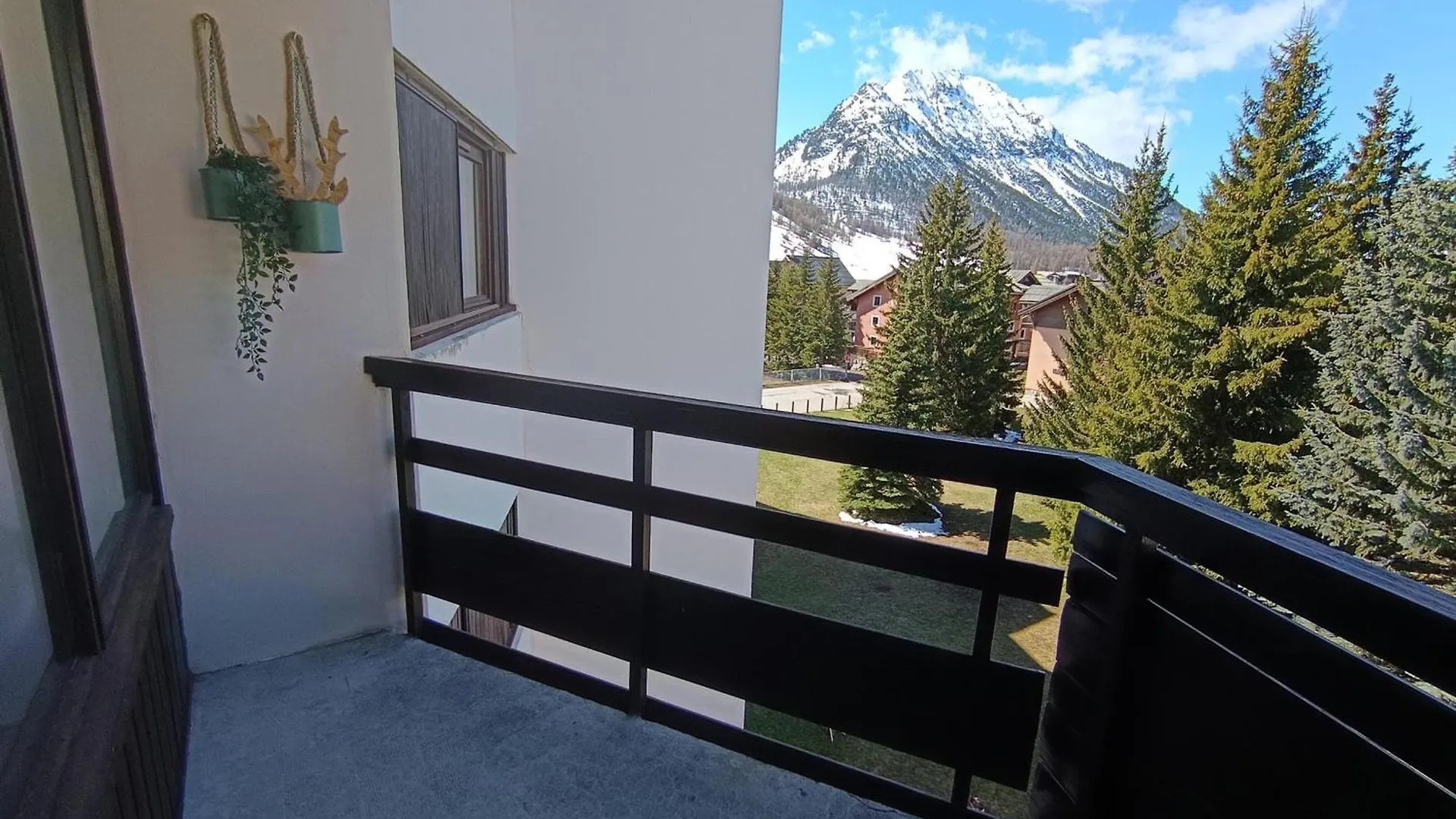 Appartement Confortable 4 Pers, Balcon Soleil, Parking, Pres Des Pistes - Fr-1-445-172 Montgenevre Apartment