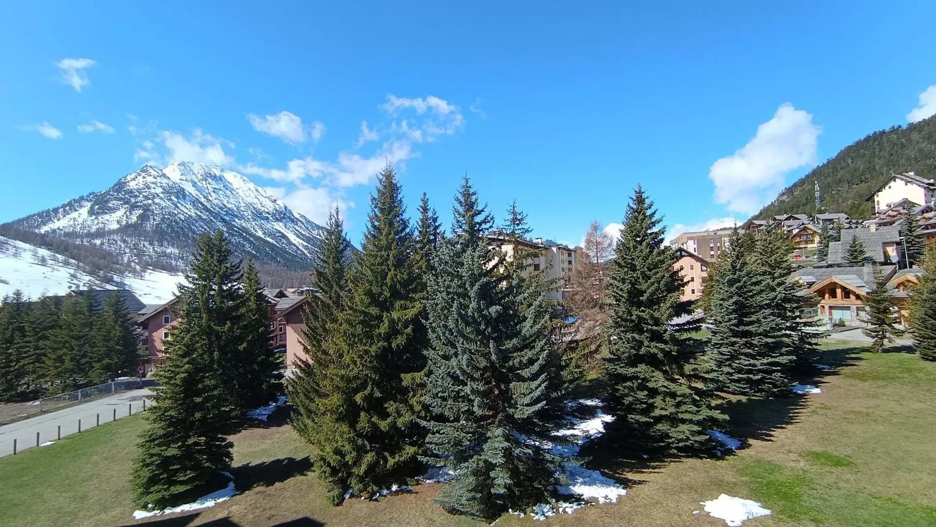 Appartement Confortable 4 Pers, Balcon Soleil, Parking, Pres Des Pistes - Fr-1-445-172 Montgenevre Apartment